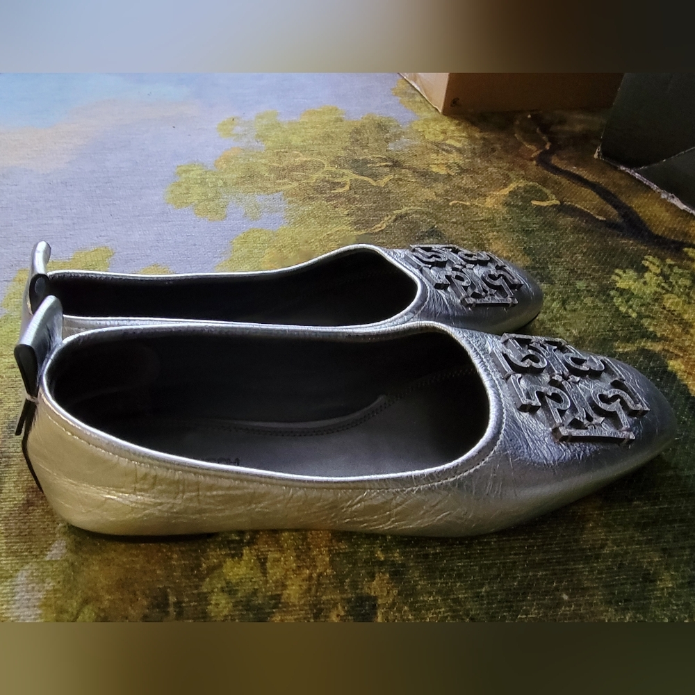 Tory Burch Silver Leather Women's Ballet Flats Size 6.5 - Picture 3 of 8
